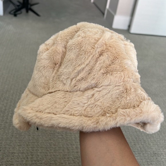 Super Cute Teddy Bear Hat - Picture 2 of 2